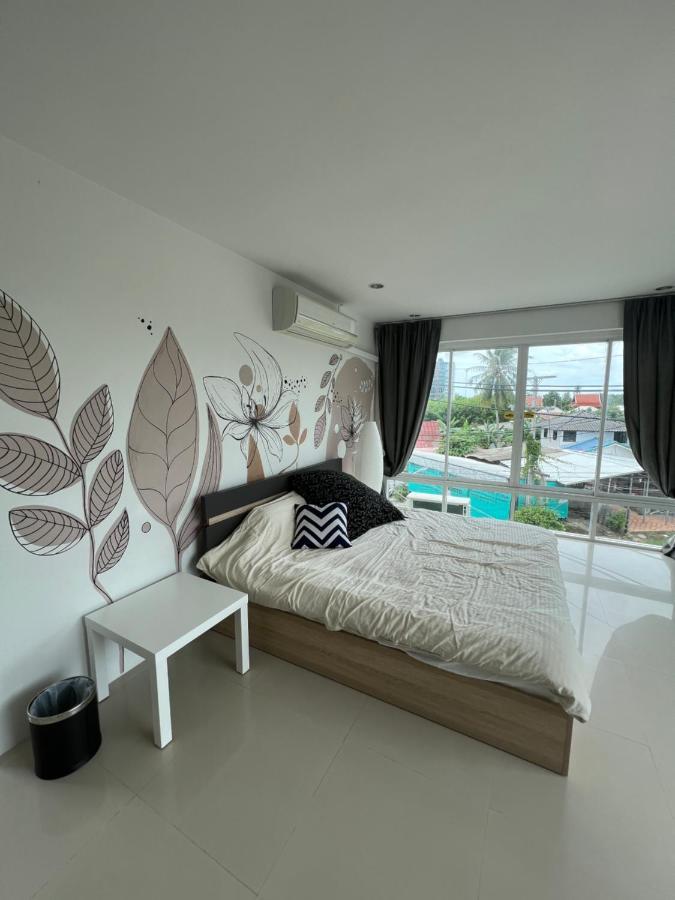 The Chu Cafe / Guesthouse Nai Harn Bagian luar foto