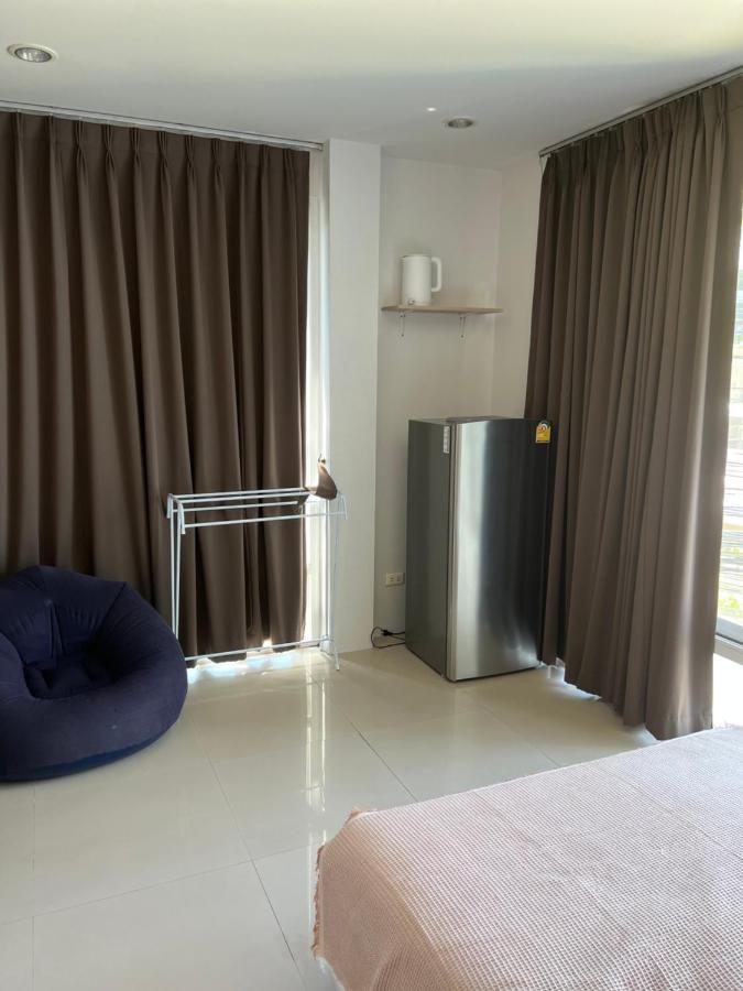 The Chu Cafe / Guesthouse Nai Harn Bagian luar foto