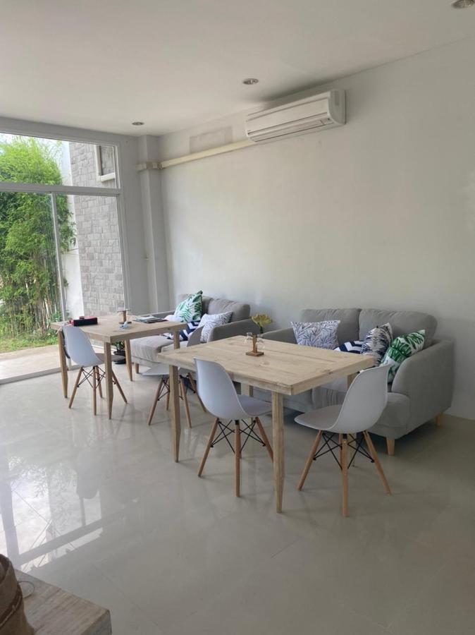 The Chu Cafe / Guesthouse Nai Harn Bagian luar foto